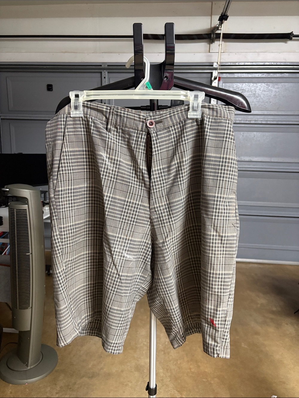 Men's Plaid Golf Shorts in Gray